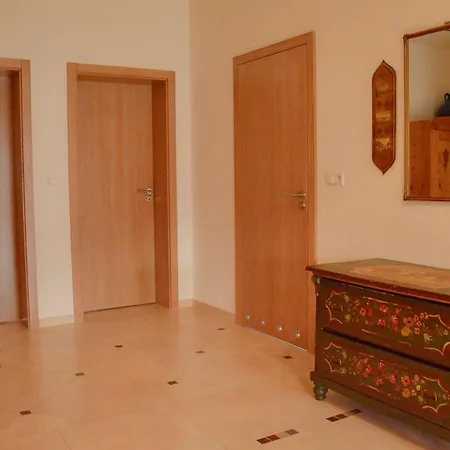 Gorczanskie Papiernia - W Gorach Gorce アパートホテル